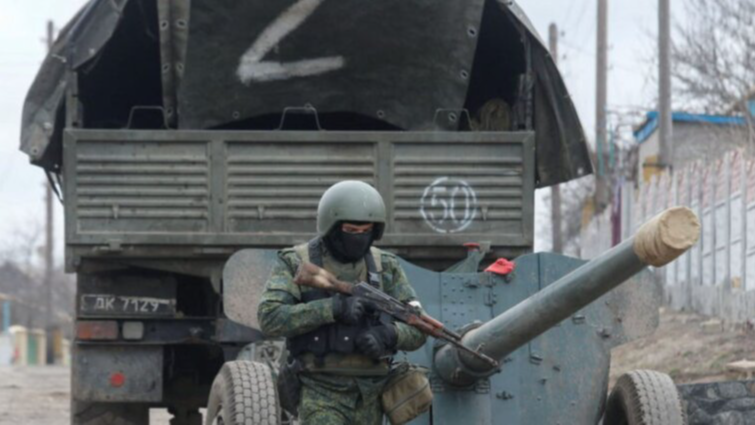 Окупанти не вилазять з окопів, сивіють від страху і в кожній бабусі бачать коригувальника