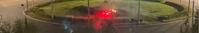 У Луцьку біля ТЦ «Глобус» авто на швидкості влетіло в кільце: що відомо