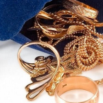 Вкрала у сестри ювелірку на 70 тисяч гривень: як покарали жінку у Горохові