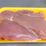 Як за 3 секунди перевірити свіжість курячого філе на вітрині