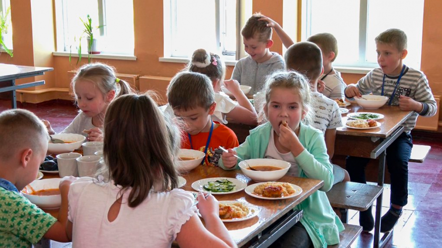 У Луцькій міській раді розповіли, за якими цінами купували продукти в школи громади