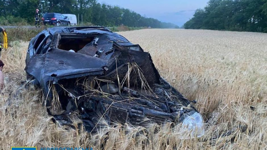 Загинули троє 17-річних дівчат: на Кіровоградщині п'яний поліцейський спричинив страшну аварію. Фото