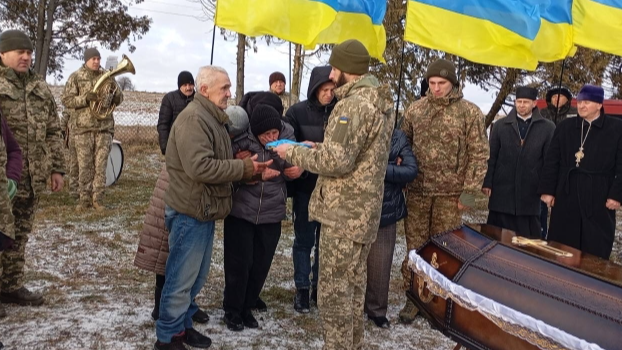 Війна забрала у батьків – сина, у донечки – батька: на Волині попрощалися із 34-річним Героєм Сергієм Буйницьким