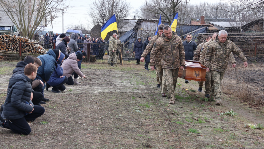 Рік надії й очікування: на Волині попрощалися з Героєм Віктором Фесиком