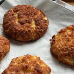 Ніжне яблучне печиво за лічені хвилини: ідеальна зимова випічка до чаю