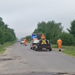 Латають дірки: на Волині почали ремонтувати сільську дорогу
