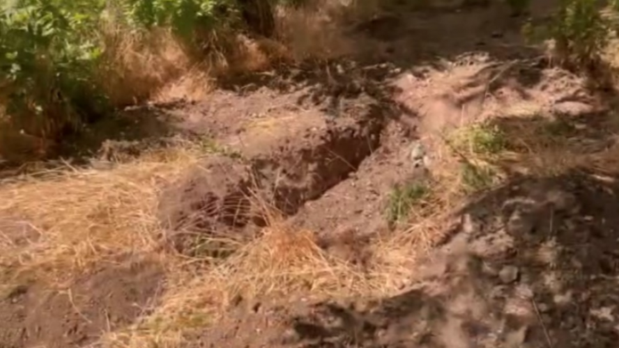 В Маріуполі викопують тіла та без ідентифікації ховають у братській могилі