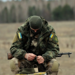 Військовий з Луцька за 7 тисяч доларів пообіцяв звільнити іншого зі служби - його судили