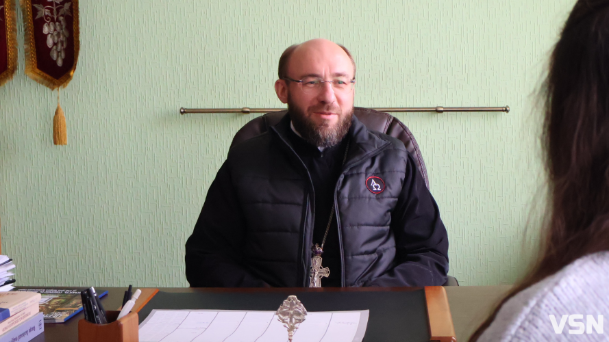 «Різдво — це перемога життя над смертю»: луцький священнослужитель про Різдво Христове