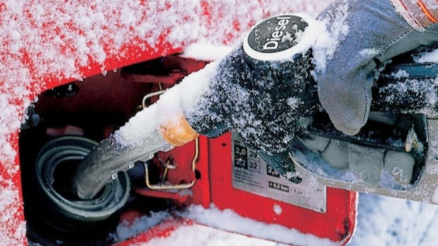 5 речей, які варто перевірити на АЗС перед далекою зимовою поїздкою