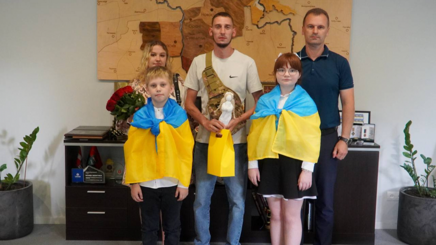 Вдома чекали дружина, донька та мама: на Волинь повернувся військовий, звільнений з російського полону