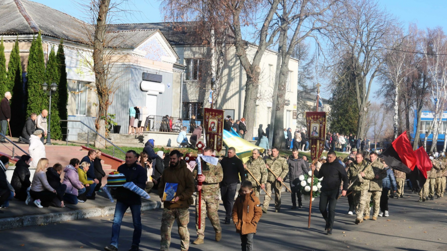 Війна забрала життя батька й сина: на Волині попрощалися з 22-річним спецпризначенцем Назаром Кравчуком