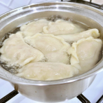 Додайте одну ложку і вимкніть через 8 хвилин – вареники будуть ідеальні