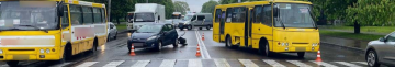 Постраждала 47-річна пасажирка: у Луцьку зіткнулися маршрутка та легковик