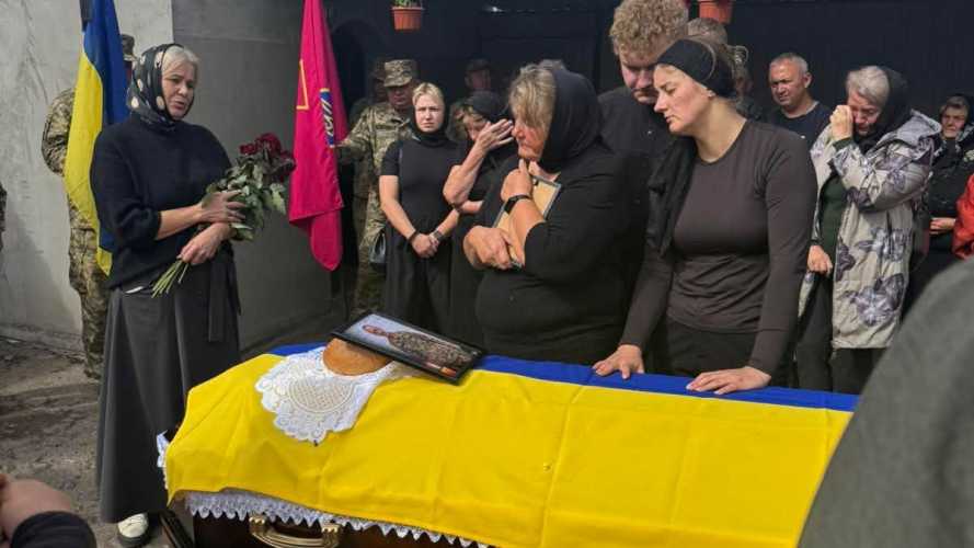 Воював за Україну понад 10 років: на Волині провели в останню путь Героя Віктора Денисюка