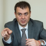 Доступне розмитнення автівок в Україні більше не повернеться, – Гетманцев