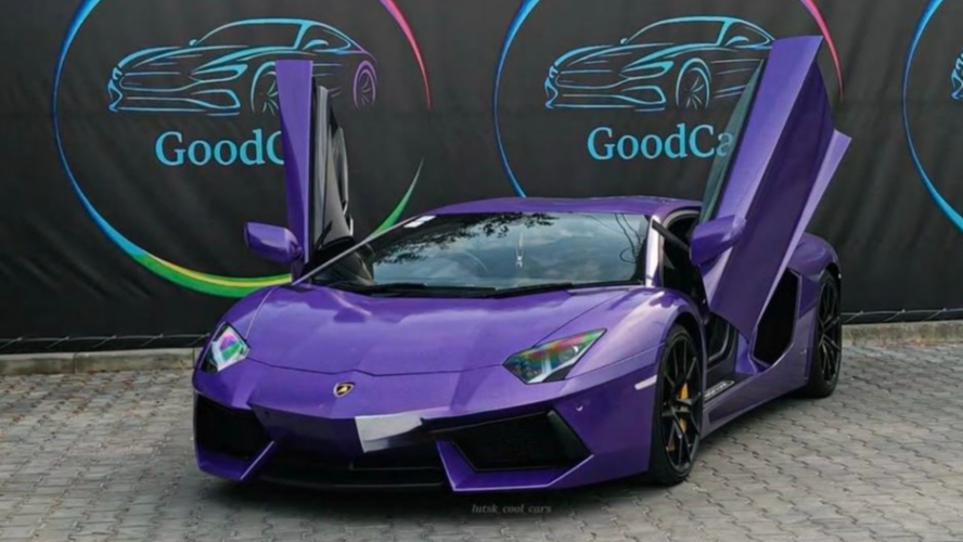 Митники Волині виявили незаконне користування елітним авто на «євробляхах»