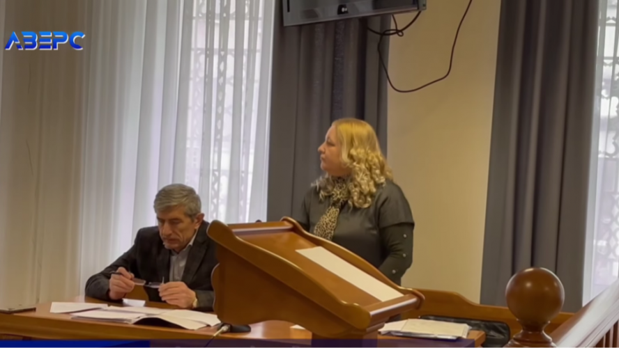 «Бджоли гинуть, а винні мовчать»: пасічниця з Волині заявляє про масове отруєння