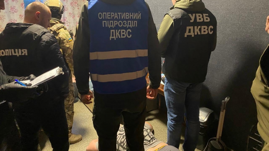 Жителі Волині постачали наркотики у виправну колонію на Рівненщині