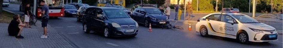У Луцьку автомобіль збив двох 15-річних школярів