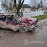 На Волині юнак на машині врізався в дерево: травмувалися 18-річний водій та 16-річний пасажир