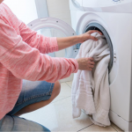 Не робіть цього ніколи: чому не можна прати в машинці при 40 градусах