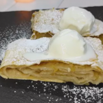 Швидкий та бюджетний штрудель з лаваша —  ідеальний десерт, коли гості вже на порозі