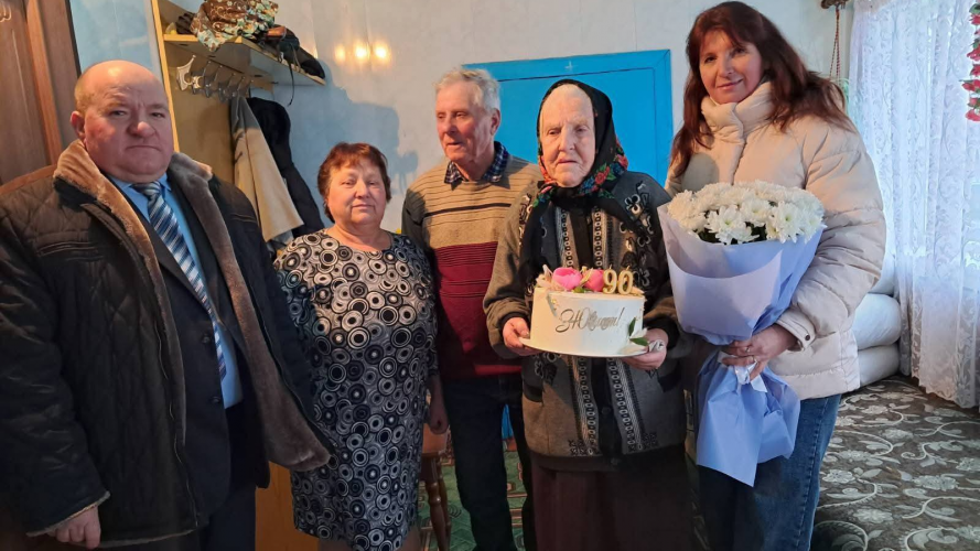 Має двох онуків та п’ятеро правнуків: бабуся з Волині відзначила 90-річчя