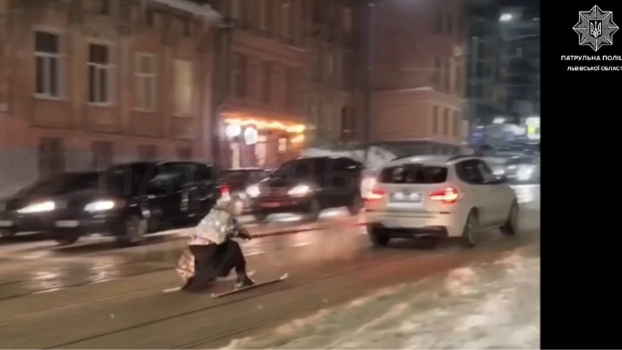 «Бабуся» на лижах, яку тягнула автівка, каталася вулицями Львова: з'явилися нові подробиці. Відео