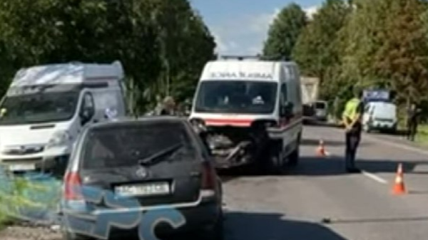 Водію стало зле: подробиці аварії зі «швидкою» поблизу Луцька