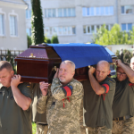Загинув на фронті понад 10 місяців тому: у Луцьку попрощалися із загиблим Героєм Анатолієм Хабовцем