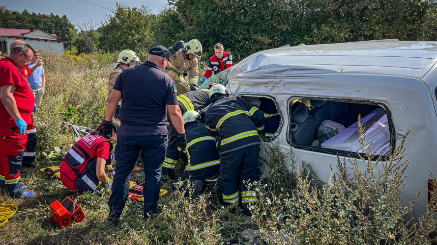 Водій від отриманих травм помер: деталі страшної ДТП у Луцькому районі