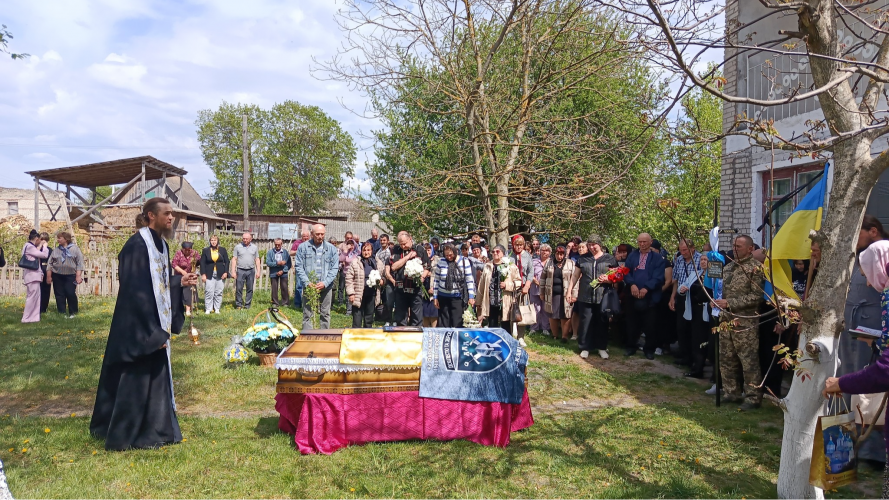Загинув за день до 46-річчя: на Волині поховали Героя Олександра Басюка