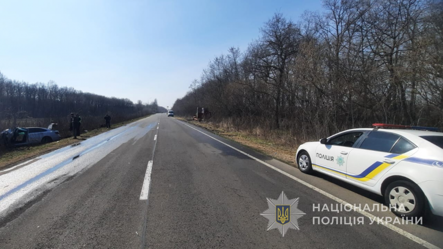 На Волині легковик зіткнувся з вантажівкою: є постраждалий
