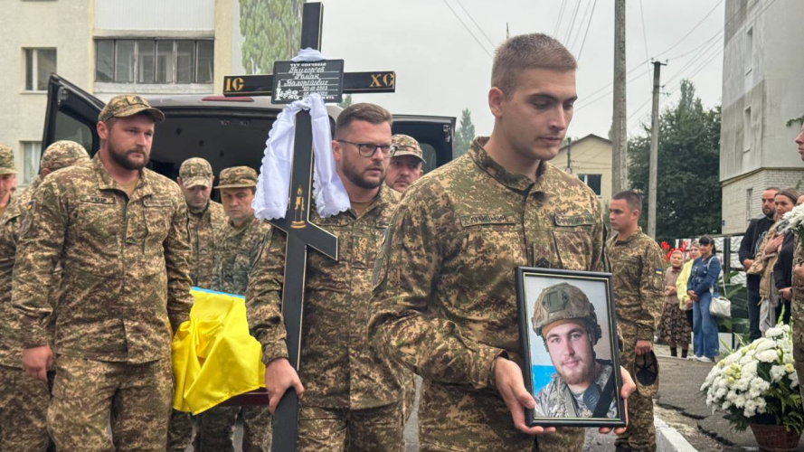 Захищав Україну з 18 років: на Волині в останню путь провели Героя Романа Григор’єва