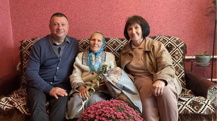 Виховала трьох дітей, має 10 онуків та 8 правнуків: волинянка відзначила 90-річний ювілей