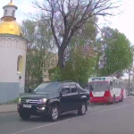 У Луцьку - ДТП: зіткнулися позашляховик та тролейбус