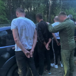 Волинянина підозрюють у незаконному переправленні чоловіків, а він після обшуків виїхав за кордон