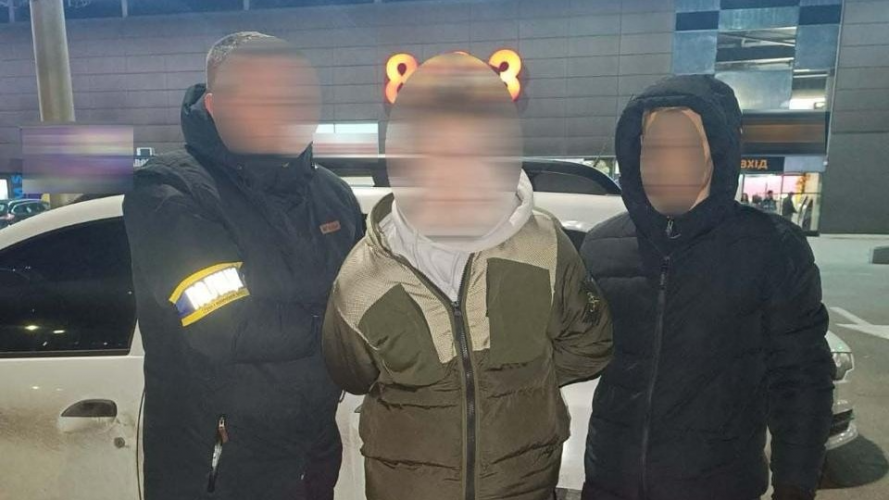 Спалив дві автівки за обіцяні 3000 доларів: у Луцьку засудили 19-річного хлопця