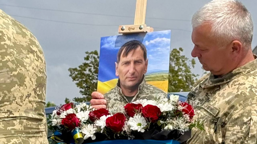 Понад півтора року вважався зниклим безвісти: на Волині поховали воїна Олександра Грабового