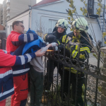 На Волині 10-річний хлопчик простромив руку металевим прутом