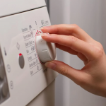 Від накипу і цвілі не залишиться і сліду: як ефективно очистити барабан пральної машини