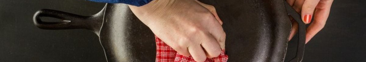 Ось що потрібно зробити: як очистити стару сковорідку від нагару за кілька хвилин