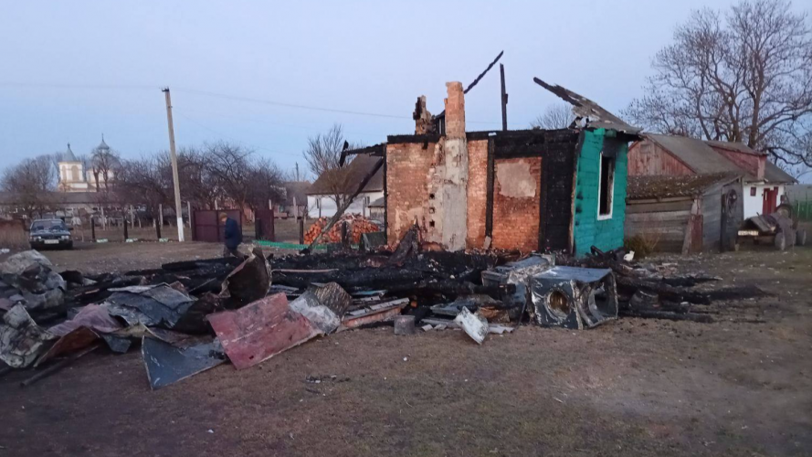 Пожежа знищила будинок: на Волині сім’я з п’ятьма дітьми залишилася без житла