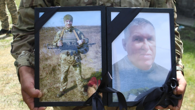 В один день з Героєм ховали і його батька, серце якого зупинилось в скорботі за сином: воїн з Волині 4 місяці вважався зниклим безвісти