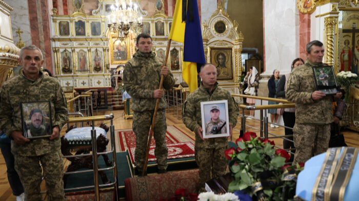 Три прощання в один день: у Луцьку провели в останню дорогу полеглих Героїв