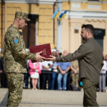 Кава із зенітником зі 110 ОМБр: як у Луцьку можна потрапити на зустріч із Героєм України, який збивав російські Су-25