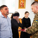 На Волині родинам загиблих нацгвардійців передали державні нагороди
