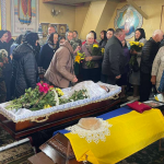 Загинув у бою на Донеччині: на Волині попрощалися з Героєм Віктором Копетюком