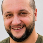 Спочатку родині повідомили, що Віталій зник безвісти. Однак згодом побратими розповіли, що він загинув: Герою з Волині навіки 39